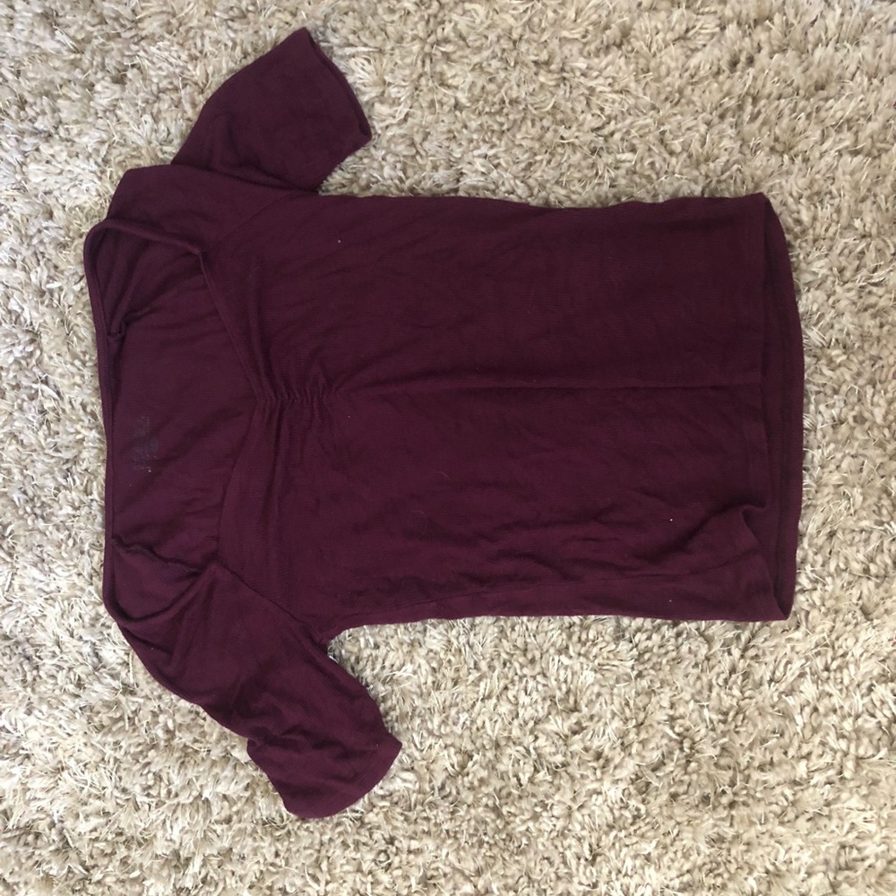 Black and maroon of the shoulder tees bundle